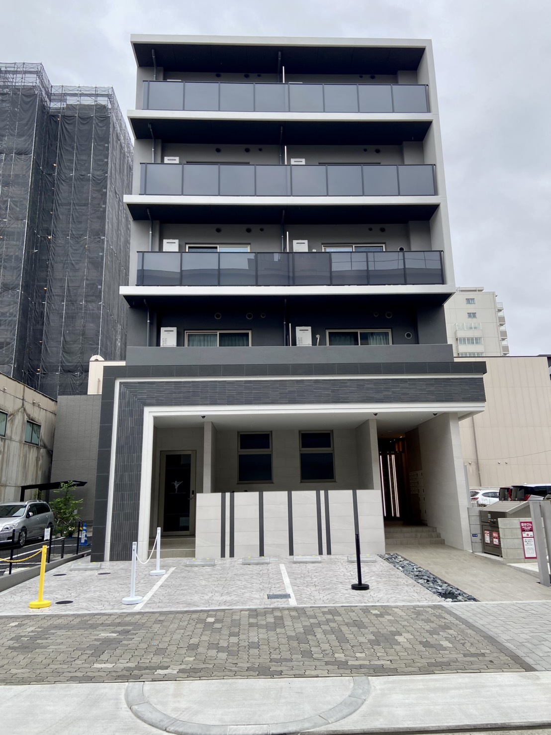 京町スタジオエントランス